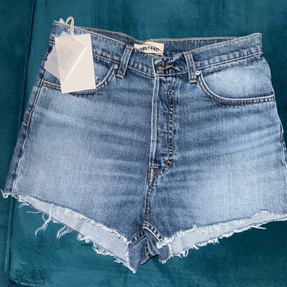 Nadia V Front Short
GRLFRND

Color: Mulholland Dr
Size: 30